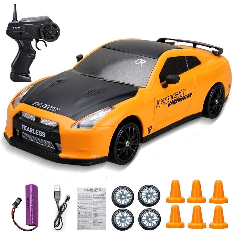 Carrinho de Drift e de Corrida com Controle Remoto (+4 Pneus e 6 Cones Extras)