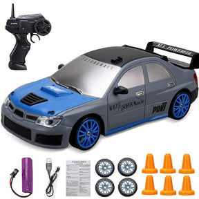 Carrinho de Drift e de Corrida com Controle Remoto (+4 Pneus e 6 Cones Extras)