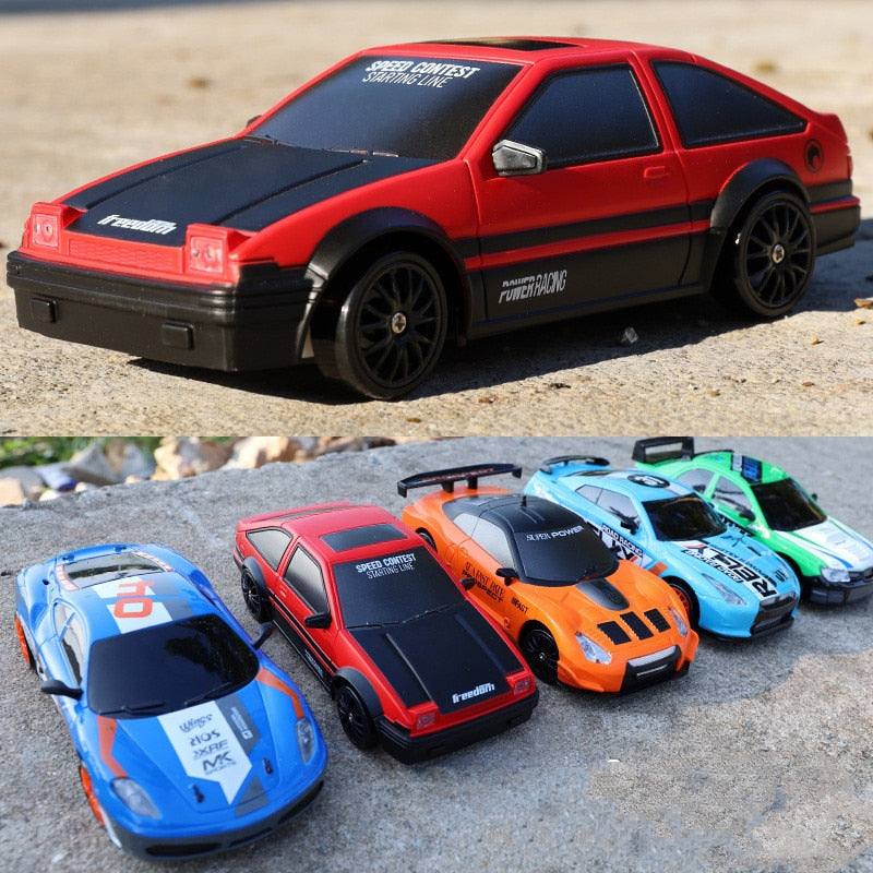 Carrinho de Drift e de Corrida com Controle Remoto (+4 Pneus e 6 Cones Extras)